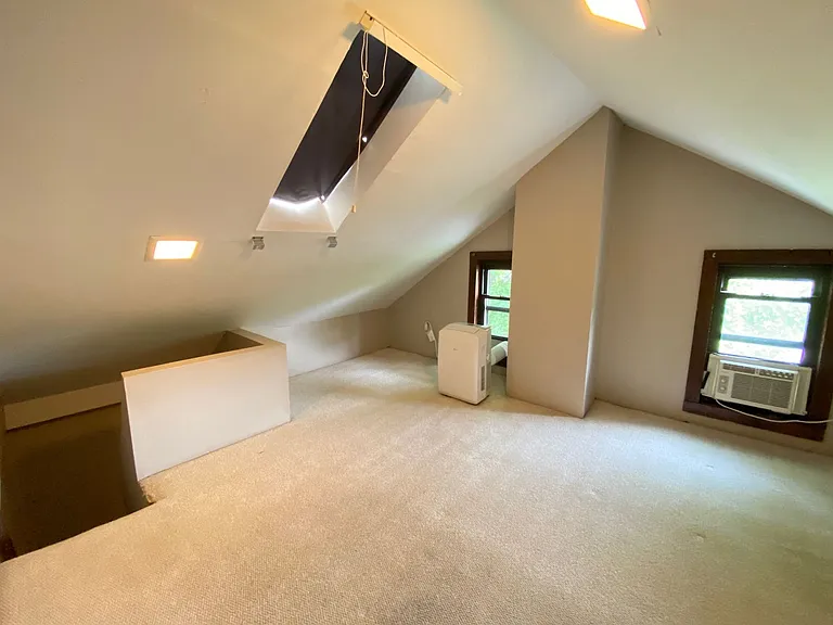 60 Smith Pl — Photo 12