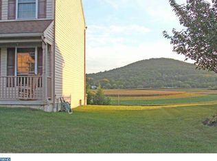 106 Running Creek Dr, Sinking Spring, PA 19608