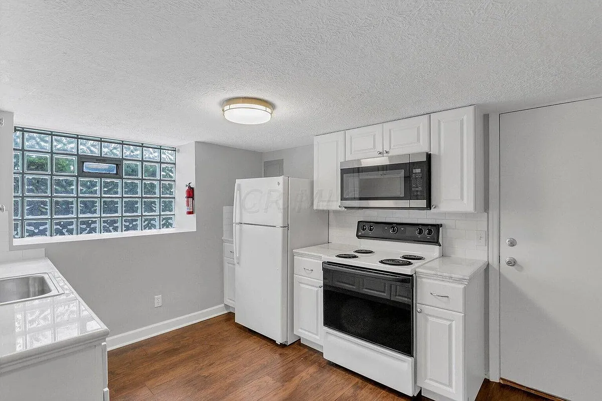 Building Photo - 27 Winner Ave #27B