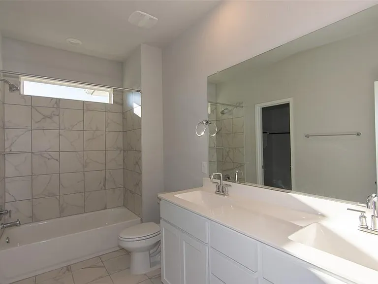 605 W South St #432 — Photo 20