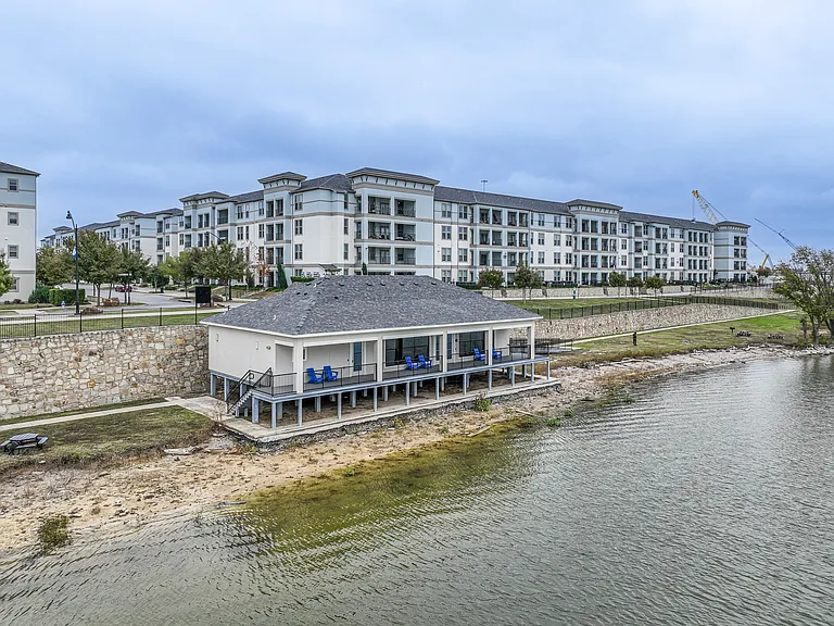 Reveal at Bayside — Photo 22