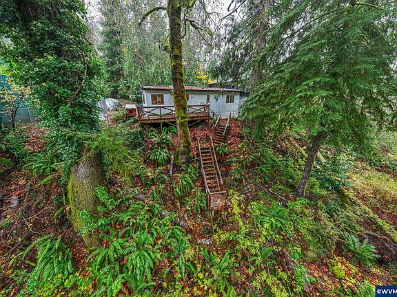 3rd image of 829 N Sundown Dr