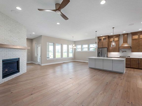 The Townsman - Family Room