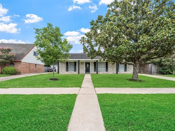 12018 Mulholland Dr, Meadows Place, TX 77477