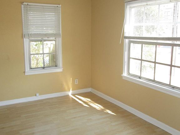 5th image of 109 S Blvd APT 1