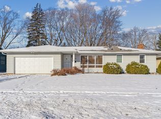 3032 W 9th St, Waterloo, IA 50702