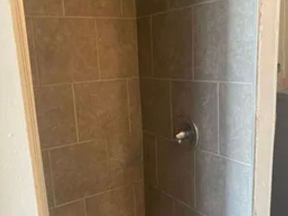 4th image of 1001 Dale Ave SE Unit 2