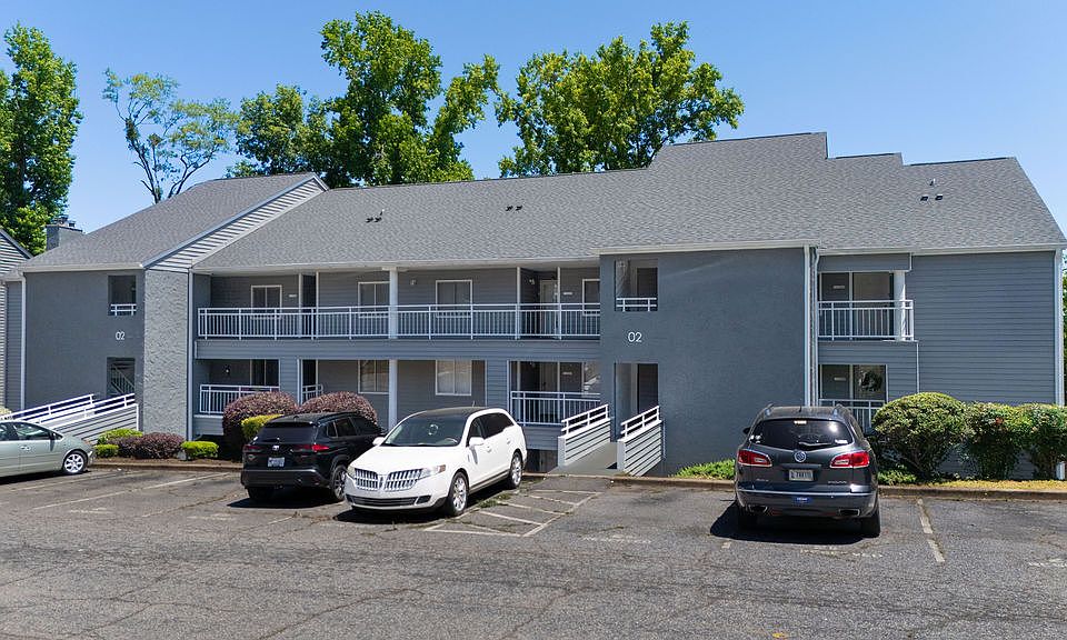 1st image of 203 Northlake Dr