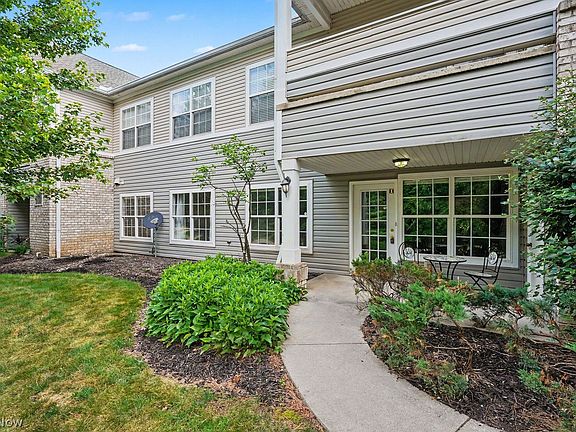 2nd image of 522 Robinwood I