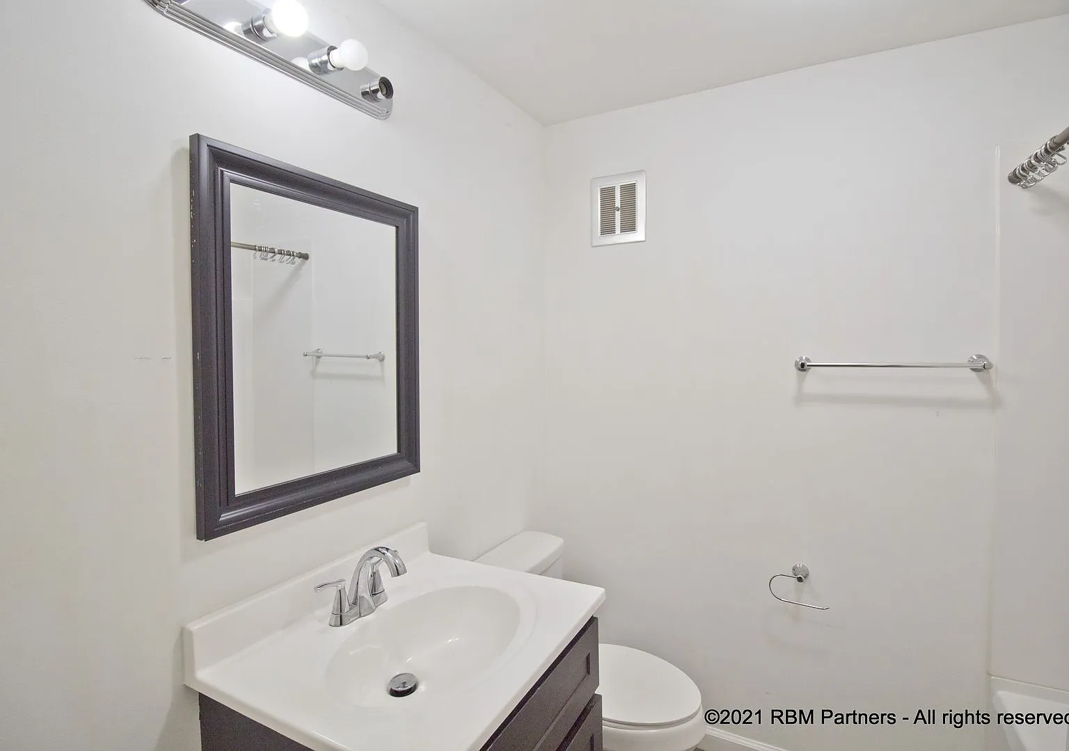 518 Hillsboro — Photo 4