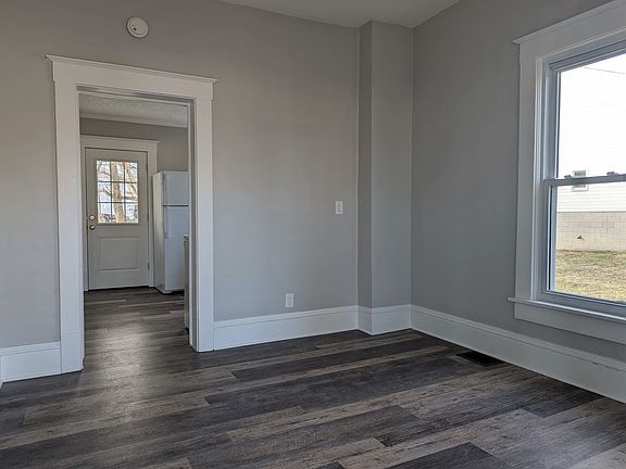 2nd image of 115 1/2 Banning Ave #115
