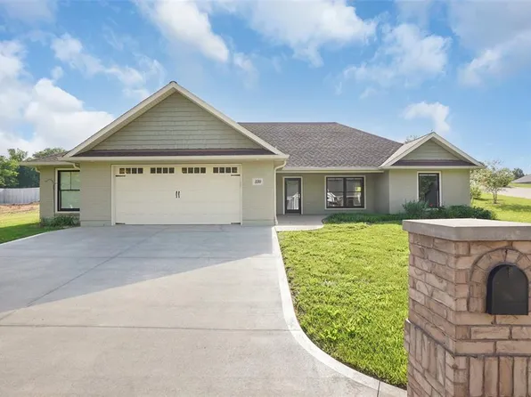 330 Heritage Valley Dr, New Haven, MO 63068
