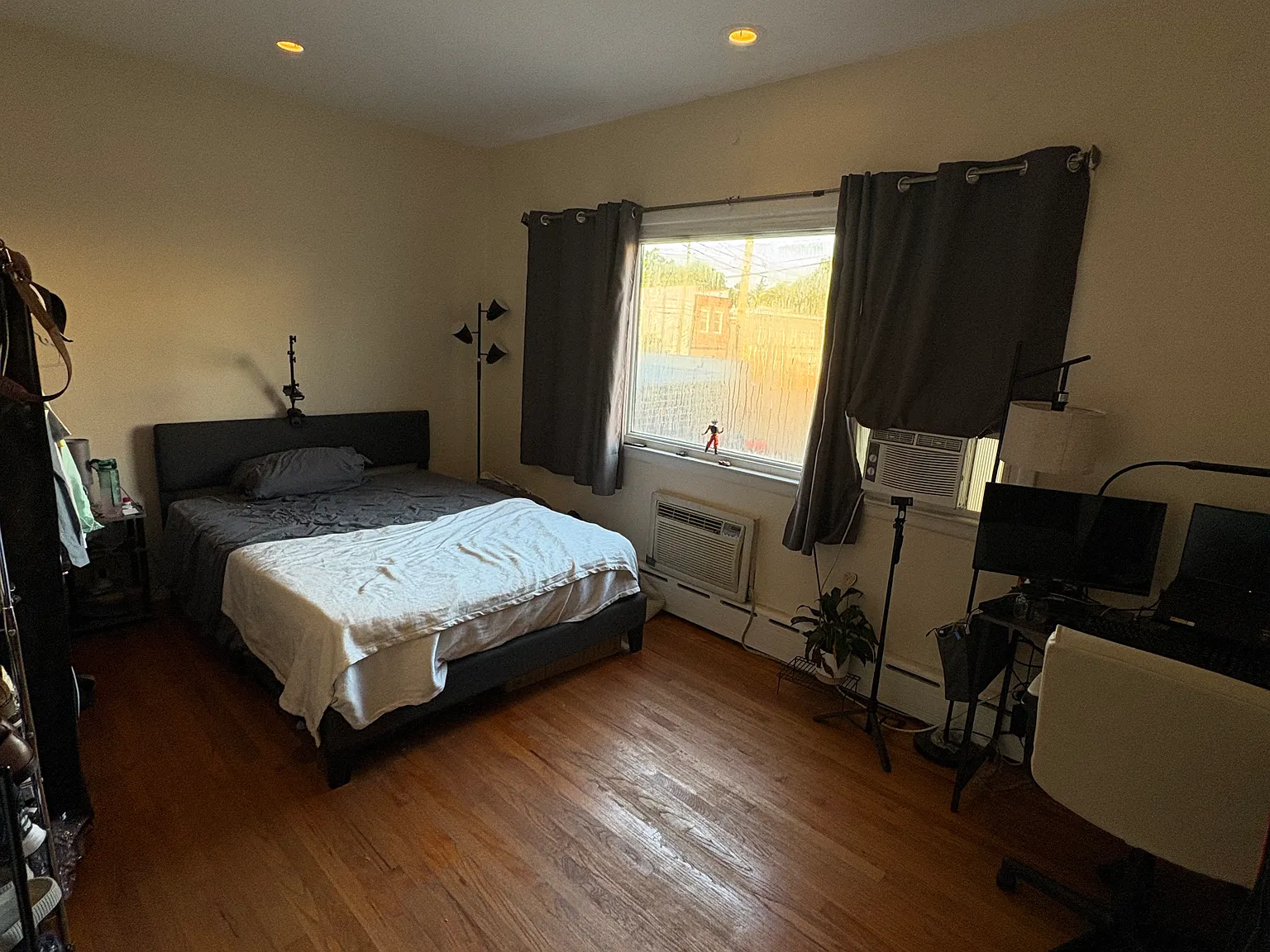 3 bed, 1100 sqft, $950 — Photo 4