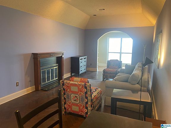 5th image of 2451 Arlington Cres APT F