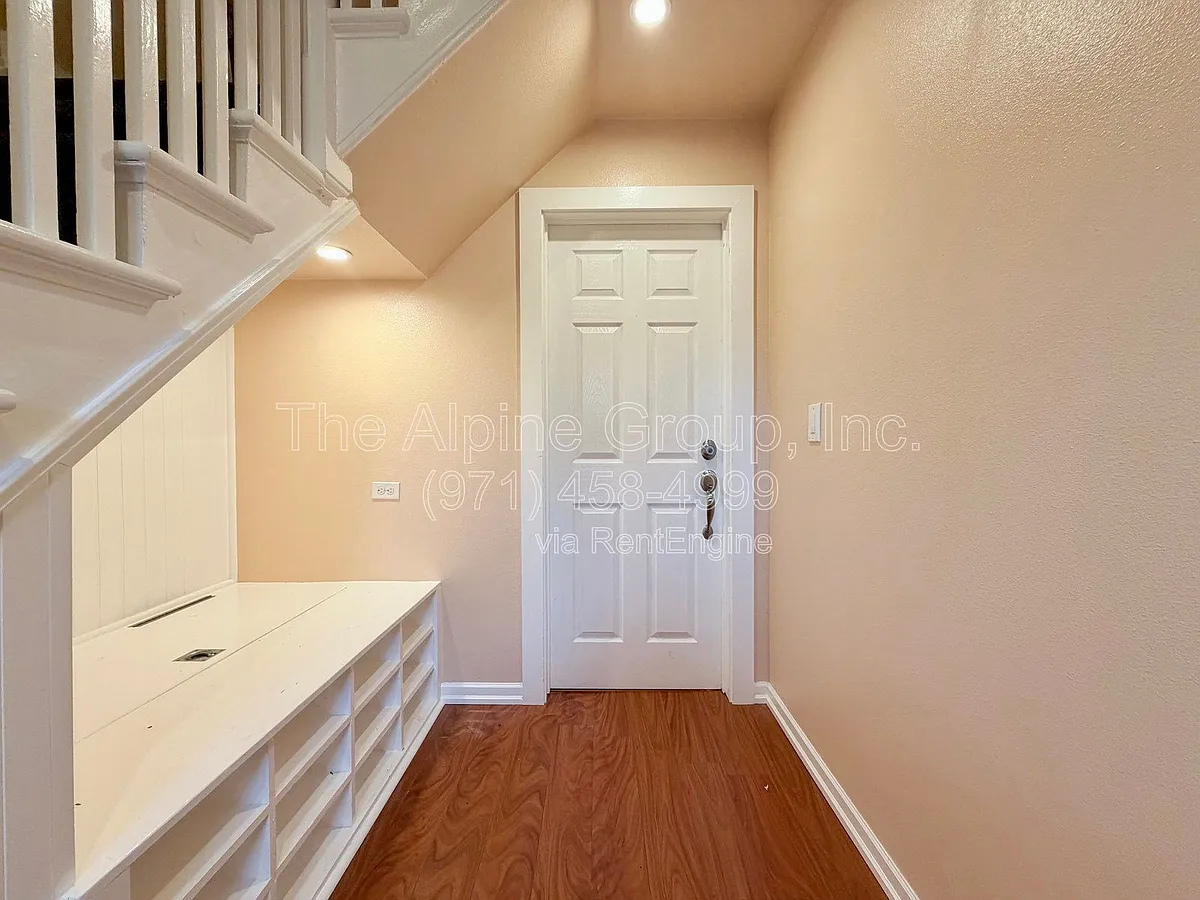 Building Photo - 3720 SE 14th Ave #B