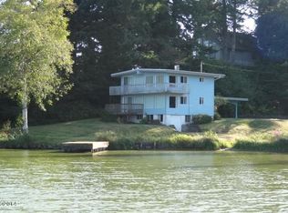 1630 NE Lake Cove Dr, Lincoln City, OR 97367