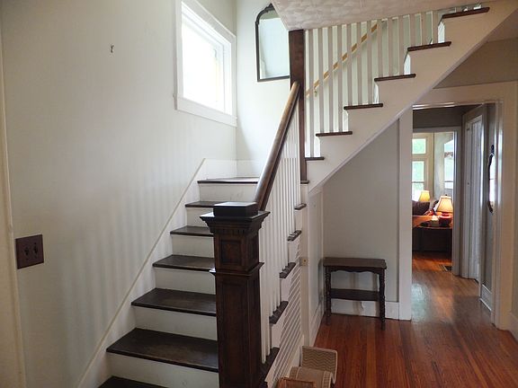 5th image of 214 Sedgwick St