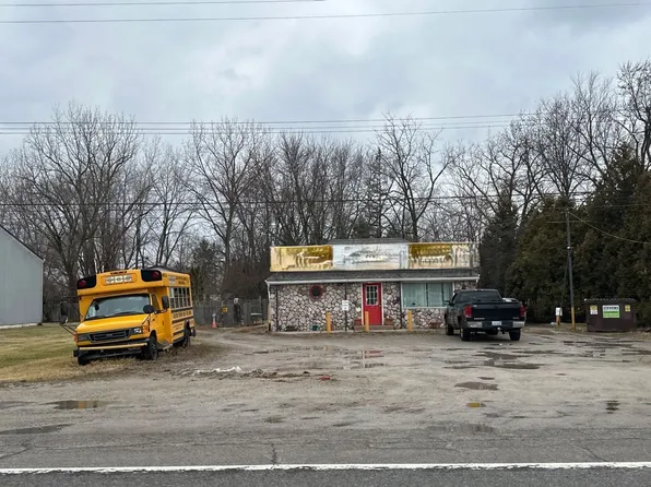 7447 S Telegraph Rd, Temperance, MI 48182