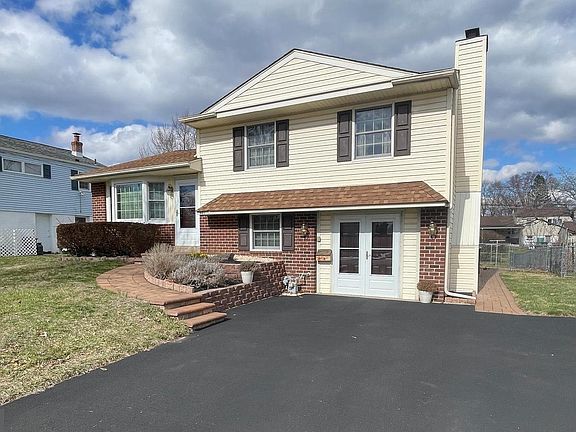 2nd image of 601 Exton Rd