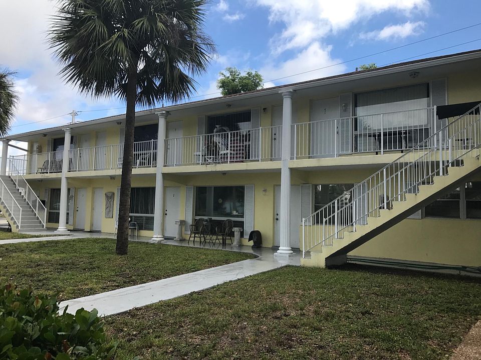 1st image of 2801 NE 49th St #1