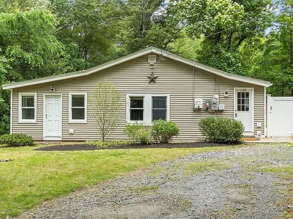 129 Pleasant St, Lunenburg, MA 01462