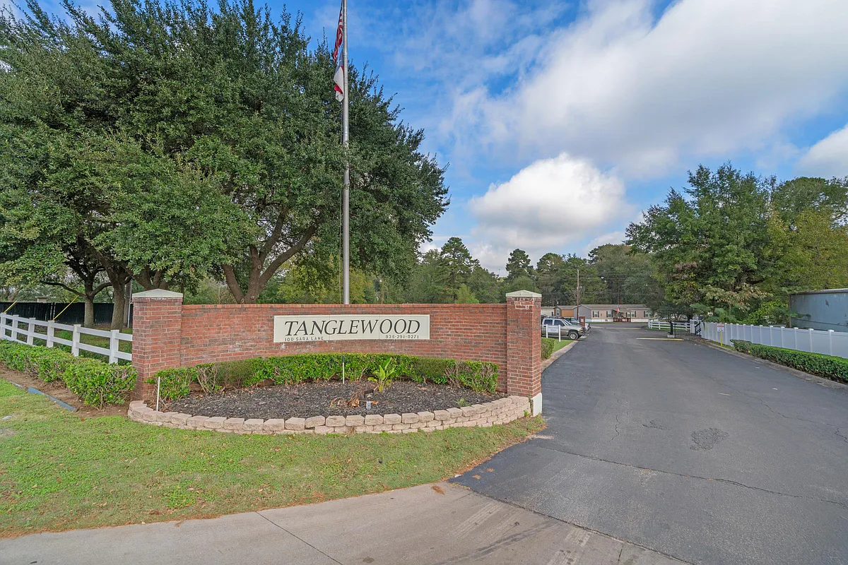 Building Photo - Tanglewood