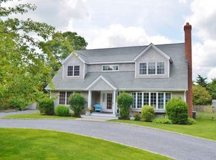 48 Manor Ln S, East Hampton, NY 11937