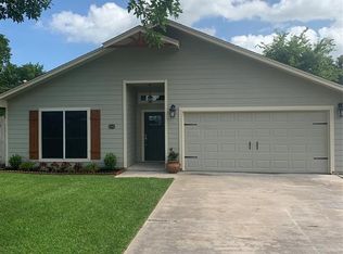 1220 Fairground Rd, Angleton, TX 77515