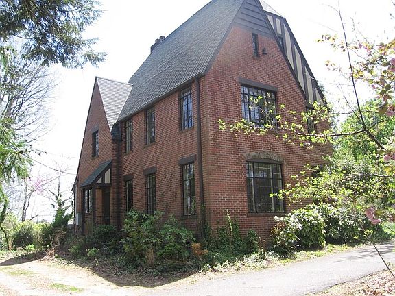 4th image of 1220 N Piedmont Ave