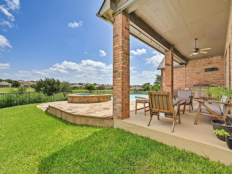 4303 Woodledge Pl — Photo 36