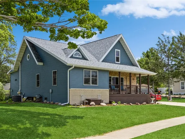 1809 7th Ave, Belle Plaine, IA 52208