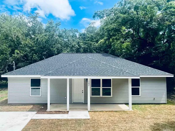 197 Pine St, Cantonment, FL 32533