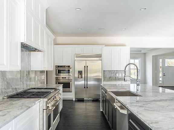 Gourmet kitchen with ample counterspace