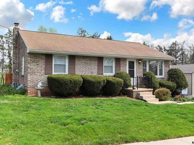 10 Lewis Ln, Dover, PA, 17315