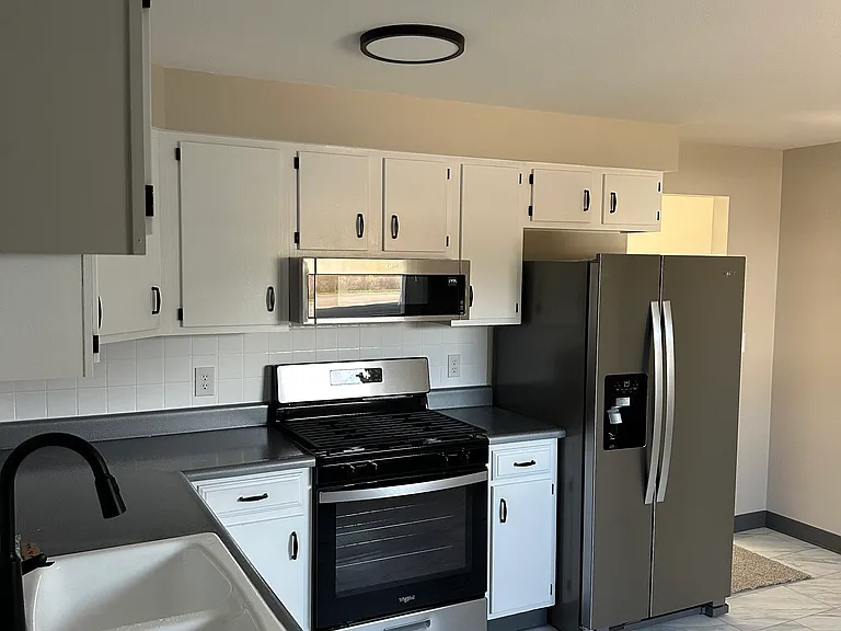 1174 Starr Rd #2 — Photo 2