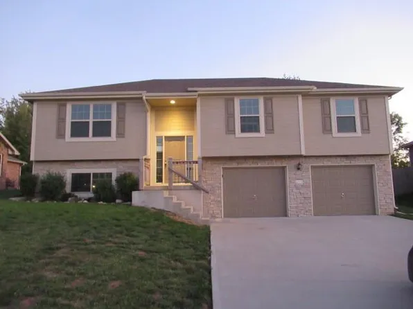 515 Bud Ln, Belton, MO 64012