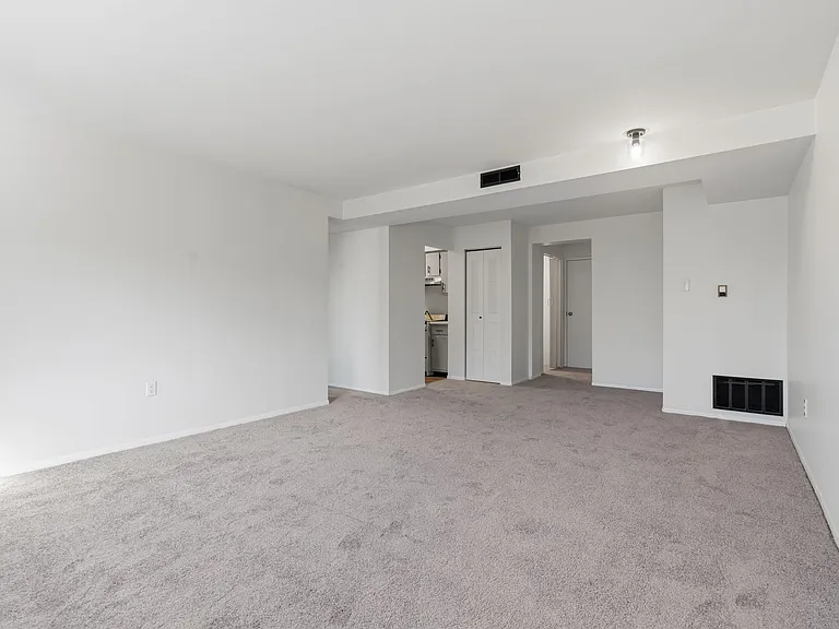 Wilson School Apartments — Photo 35