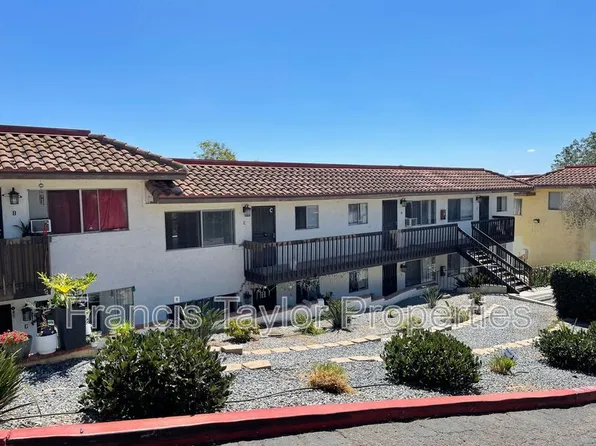 326 Hillside Ter APT C, Vista, CA 92084
