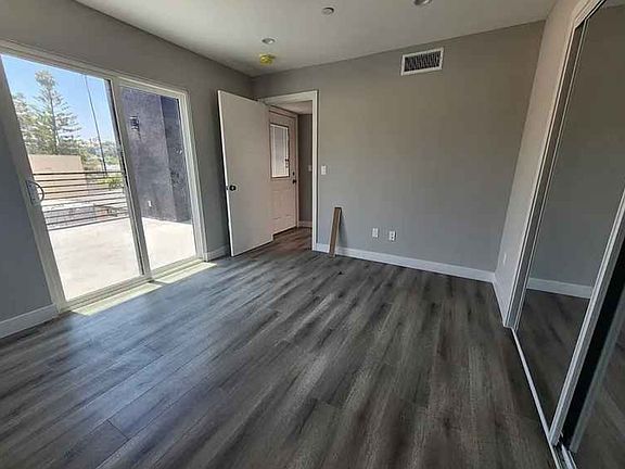 2nd image of 3330 Portola Ave #1.5