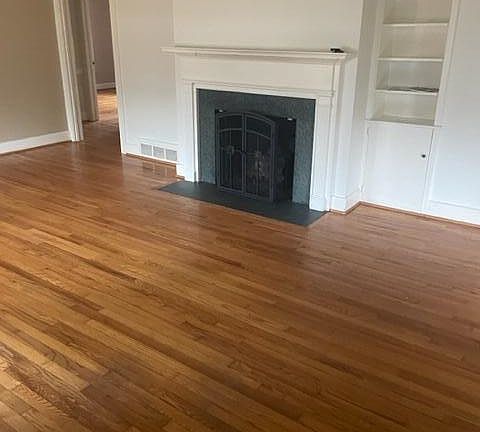 5th image of 90 Lakewood Dr