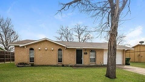 3rd image of 8019 Commonwealth Dr #32-2007