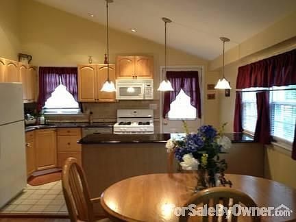 Spacious Eat-In Kitchen