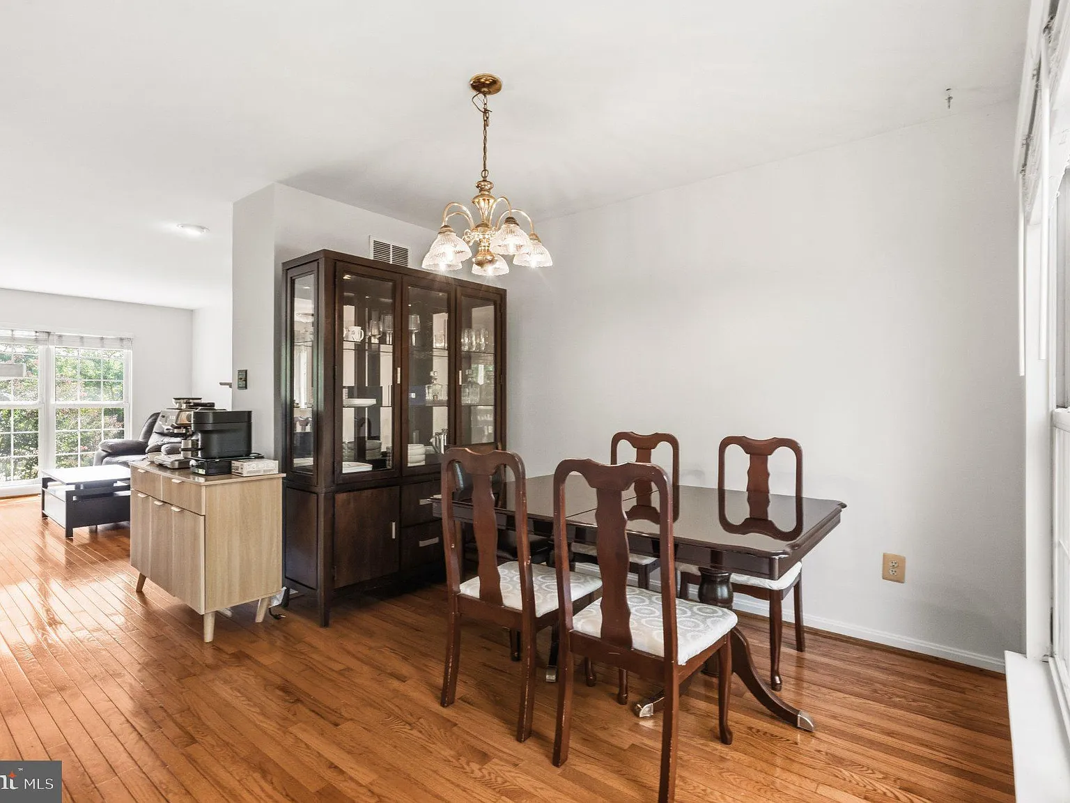 3 bed, 3.5 bath, 1832 sqft, $3,000 — Photo 3