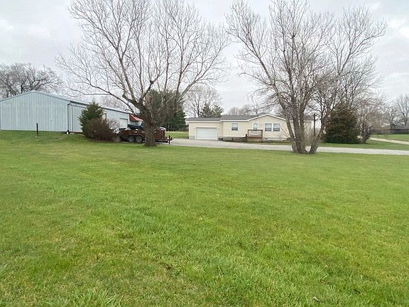 2nd image of 175 W Sioux Dr