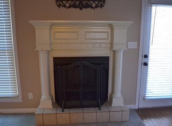 4th image of 5 Magnolia Sq #5