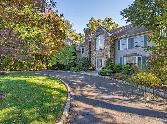 2nd image of 708 Birchwood Dr