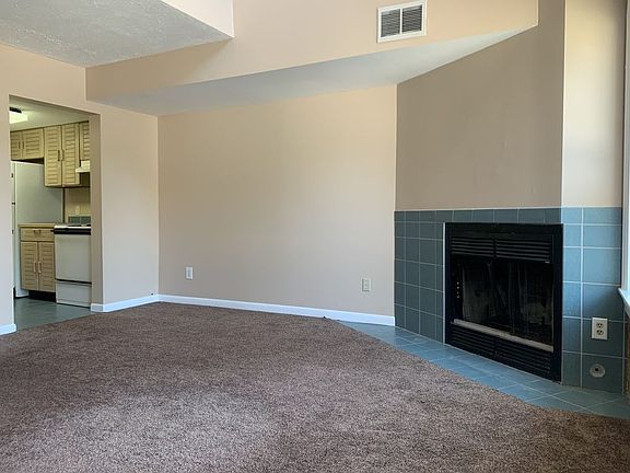 4th image of 300 W Jefferson St APT E