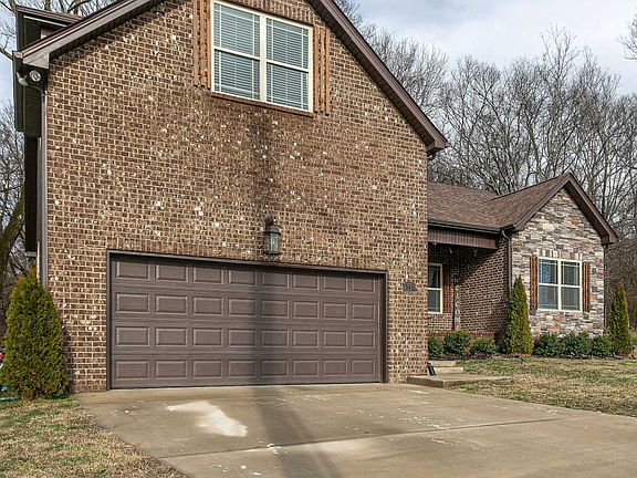 3rd image of 141 Timberland Dr