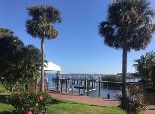 185 SE Alamanda Way, Stuart, FL 34996