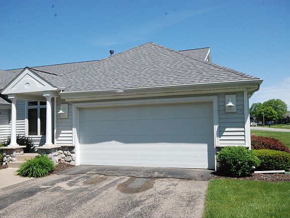 2nd image of 321 S Shoreside Dr SE